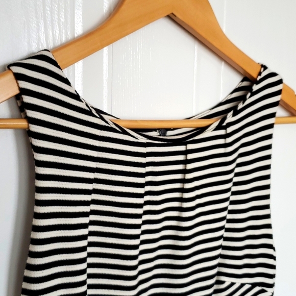 Black and white stripe, strapless, fit and flare dress - Picture 4 of 8